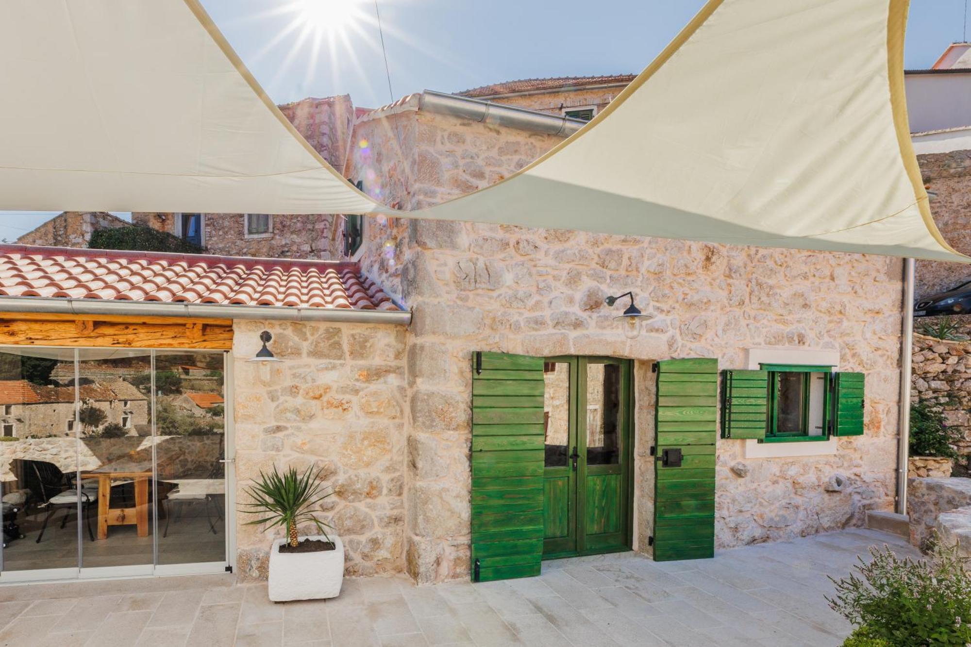 Teza Hvar Villaer Veliko Grablje