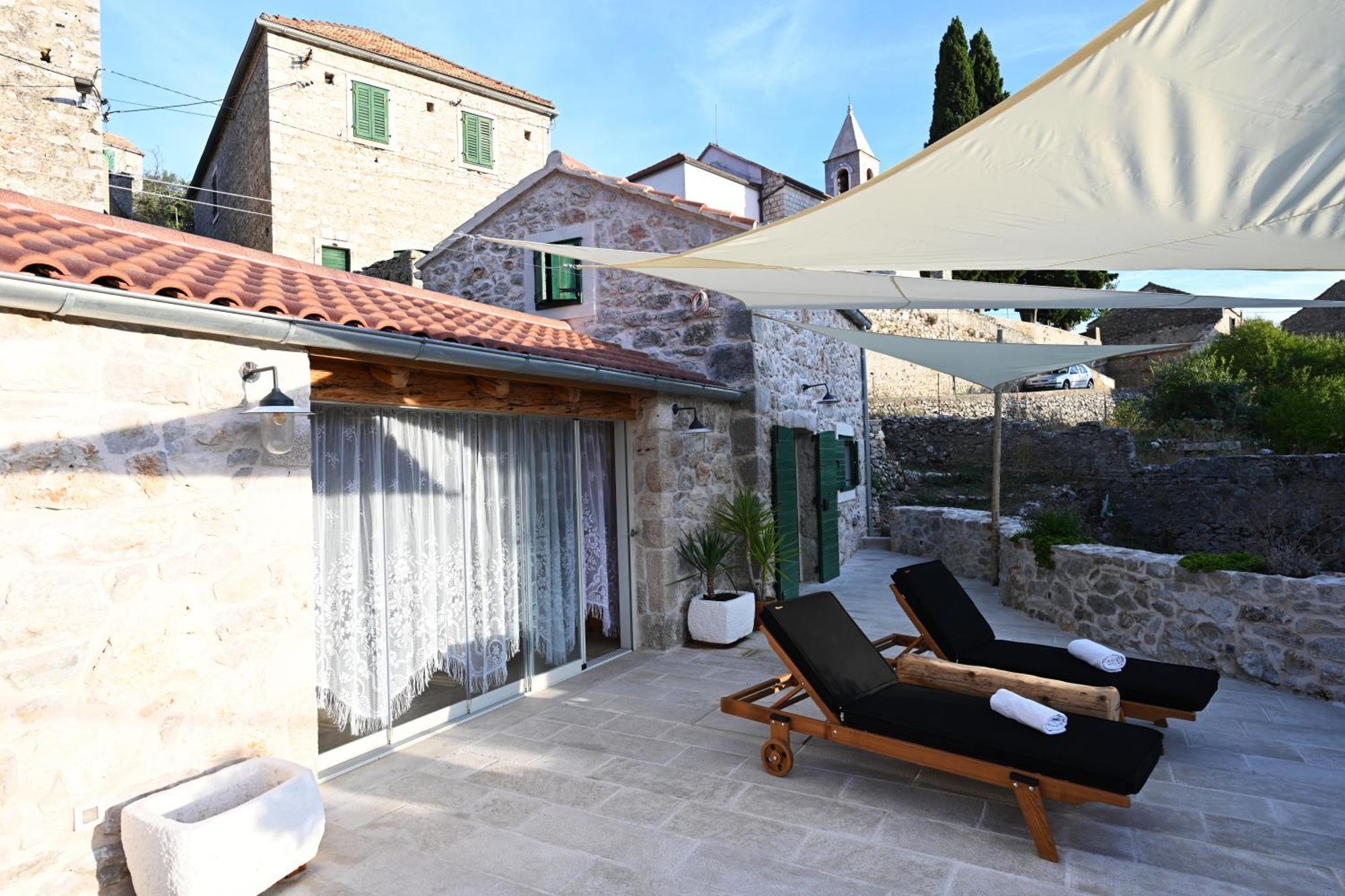Villaer Teza Hvar
