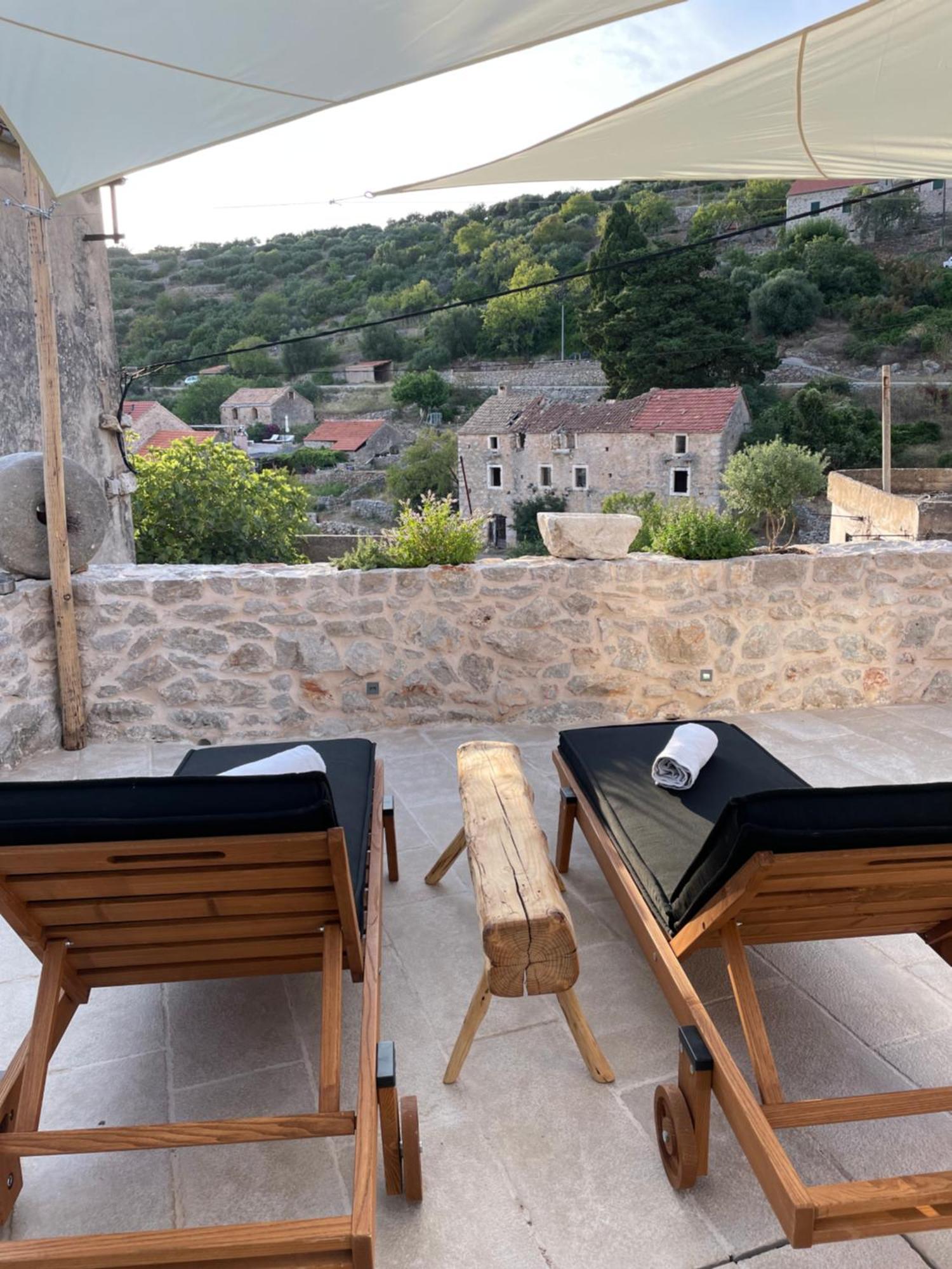 Teza Hvar Villaer